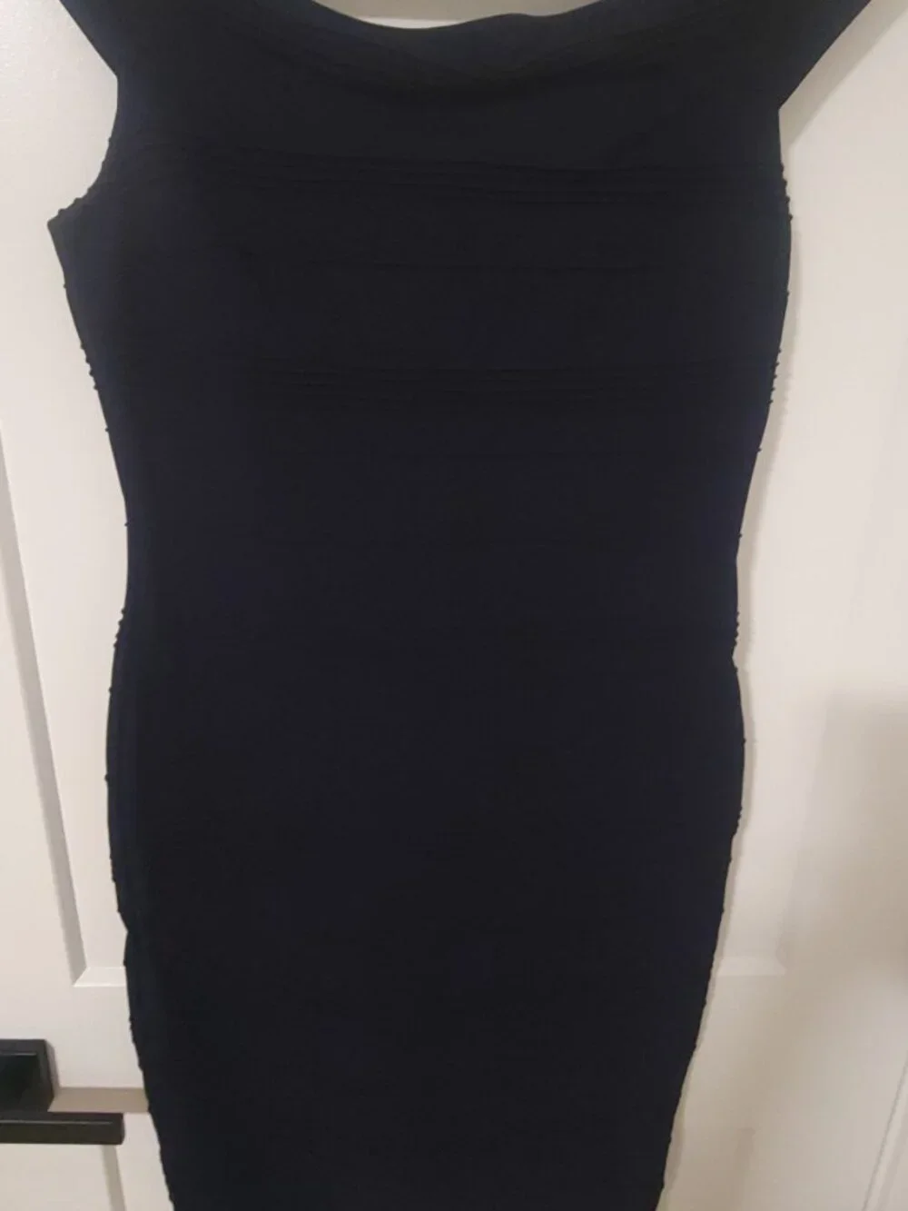 Ted Baker Off-The-Shoulder Bandage Midi Dress - Navy Blue & Rose Gold Size 3/US8 - Picture 3 of 5